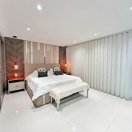 Apartamento Penthouse Exclusivo En Cielo Mar, Renta Mensual Con Vistas Panoramicas Y Confort Inigualable *